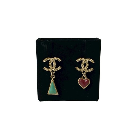 CHANEL Green Logo Earrings - Picture 1 of 5